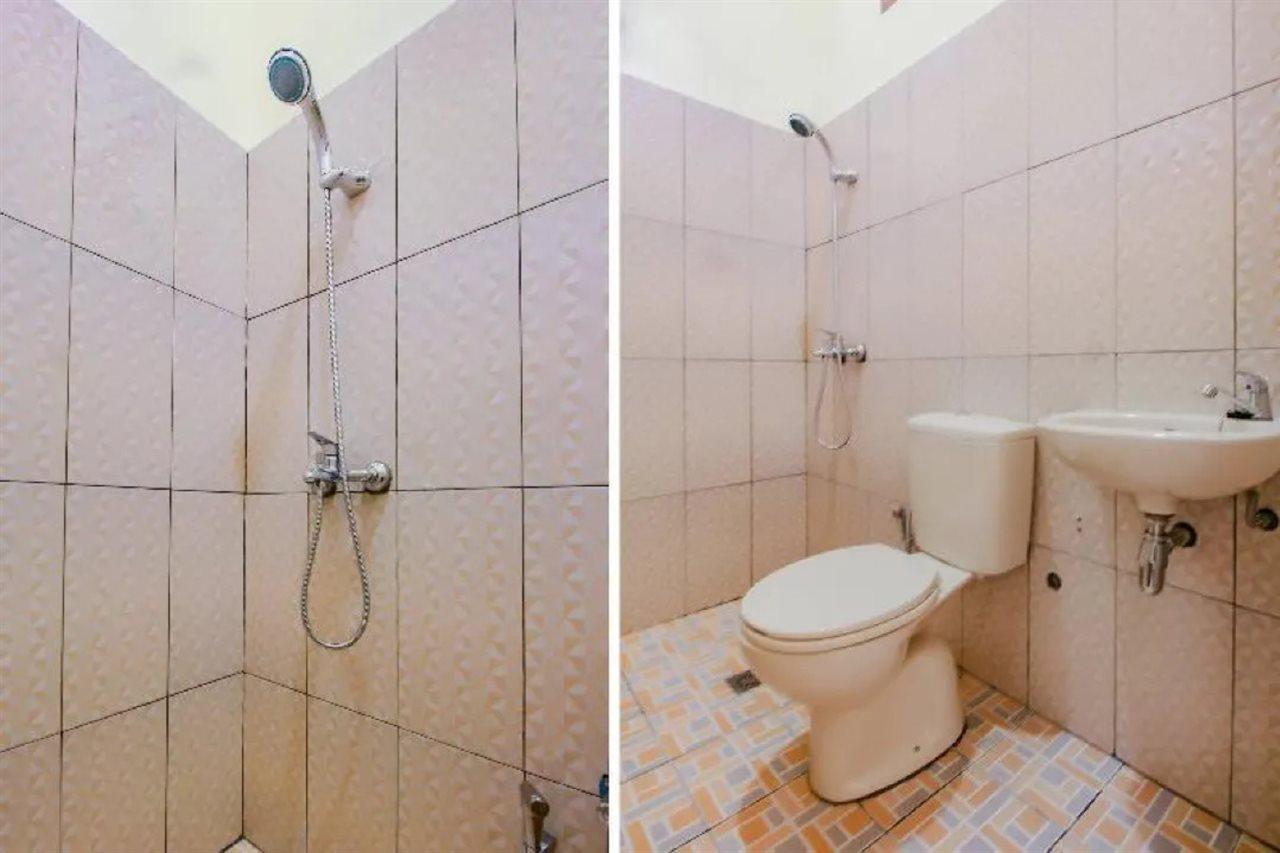 Oyo 90063 Silver Homestay Syariah Perabumulih Exteriör bild